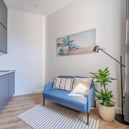Prestigious Former Library - Perfect Location 아파트