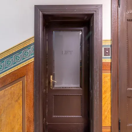 Prestigious Former Library - Perfect Location Riga