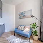 Prestigious Former Library - Perfect Location Lägenhet
