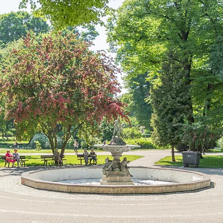 Prestigious Former Library - Perfect Location Lägenhet Riga